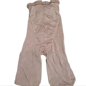 SPANX smoothing shorts size E